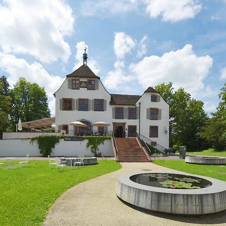 Hotel Im Schlosspark Binningen Экстерьер фото