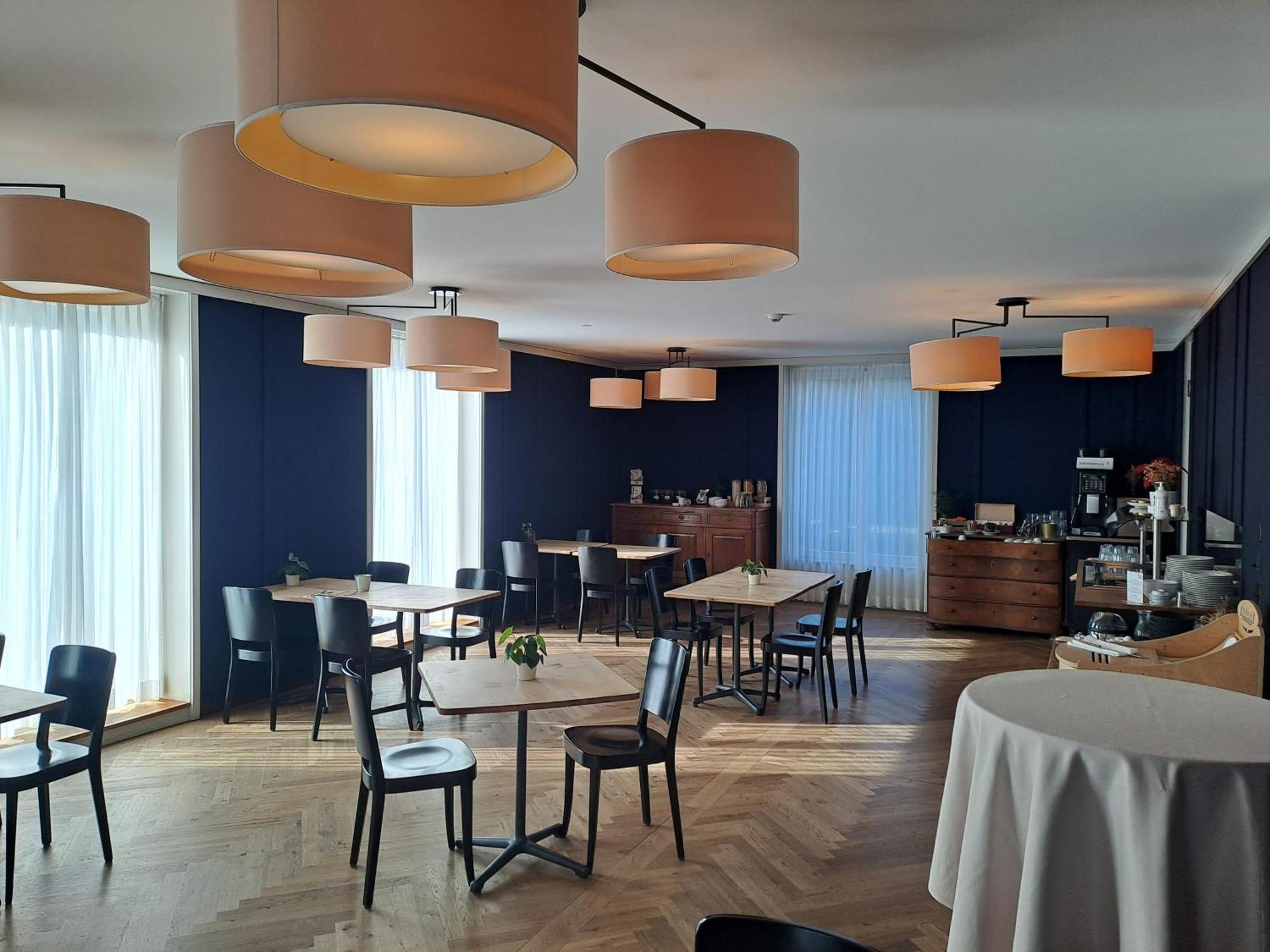 Hotel Im Schlosspark Binningen Экстерьер фото