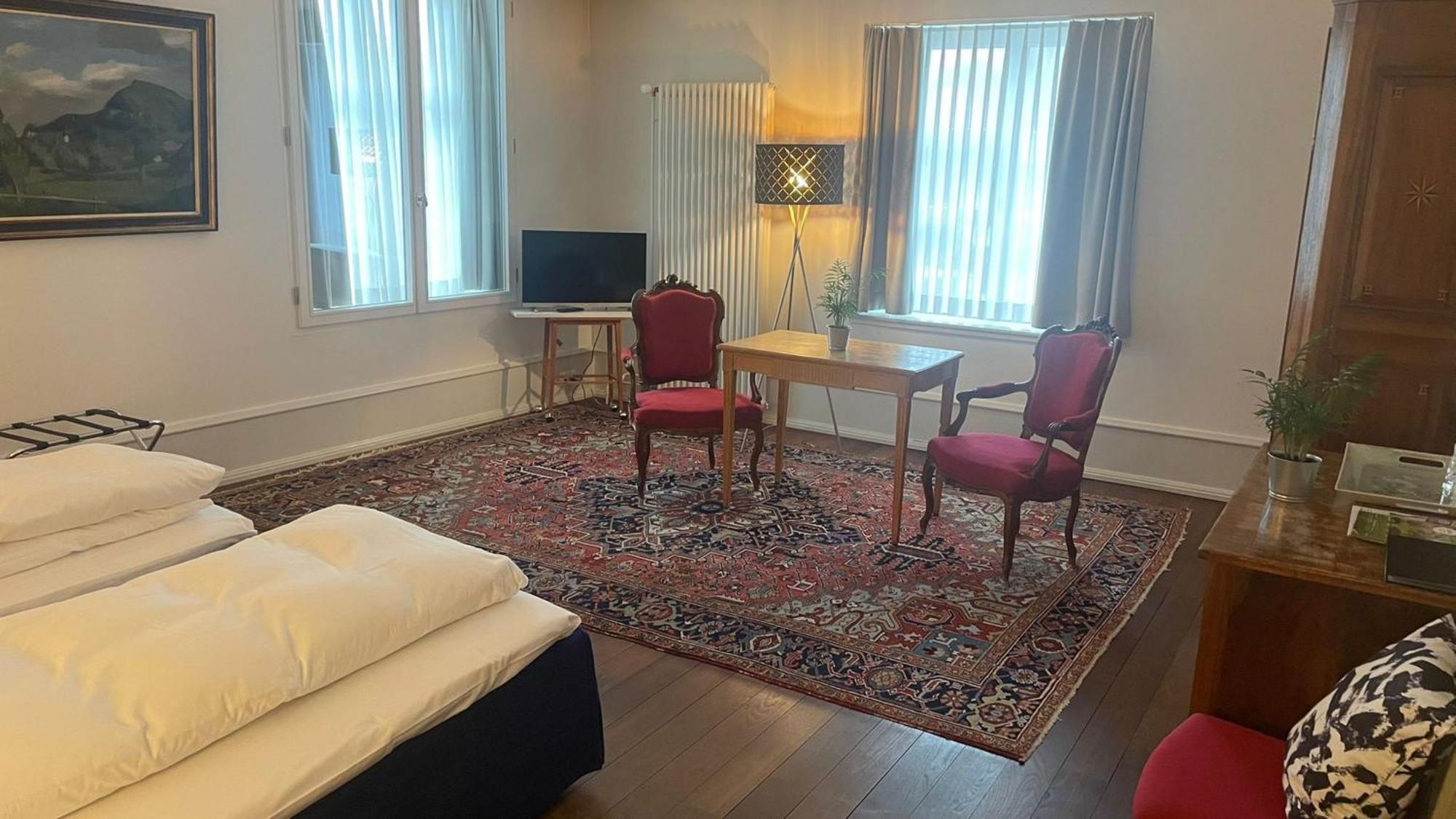 Hotel Im Schlosspark Binningen Экстерьер фото