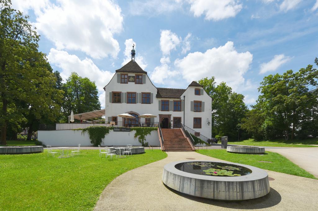 Hotel Im Schlosspark Binningen Экстерьер фото