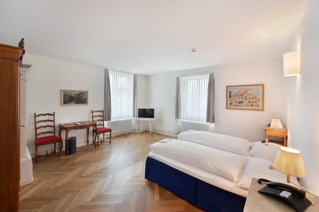 Hotel Im Schlosspark Binningen Экстерьер фото
